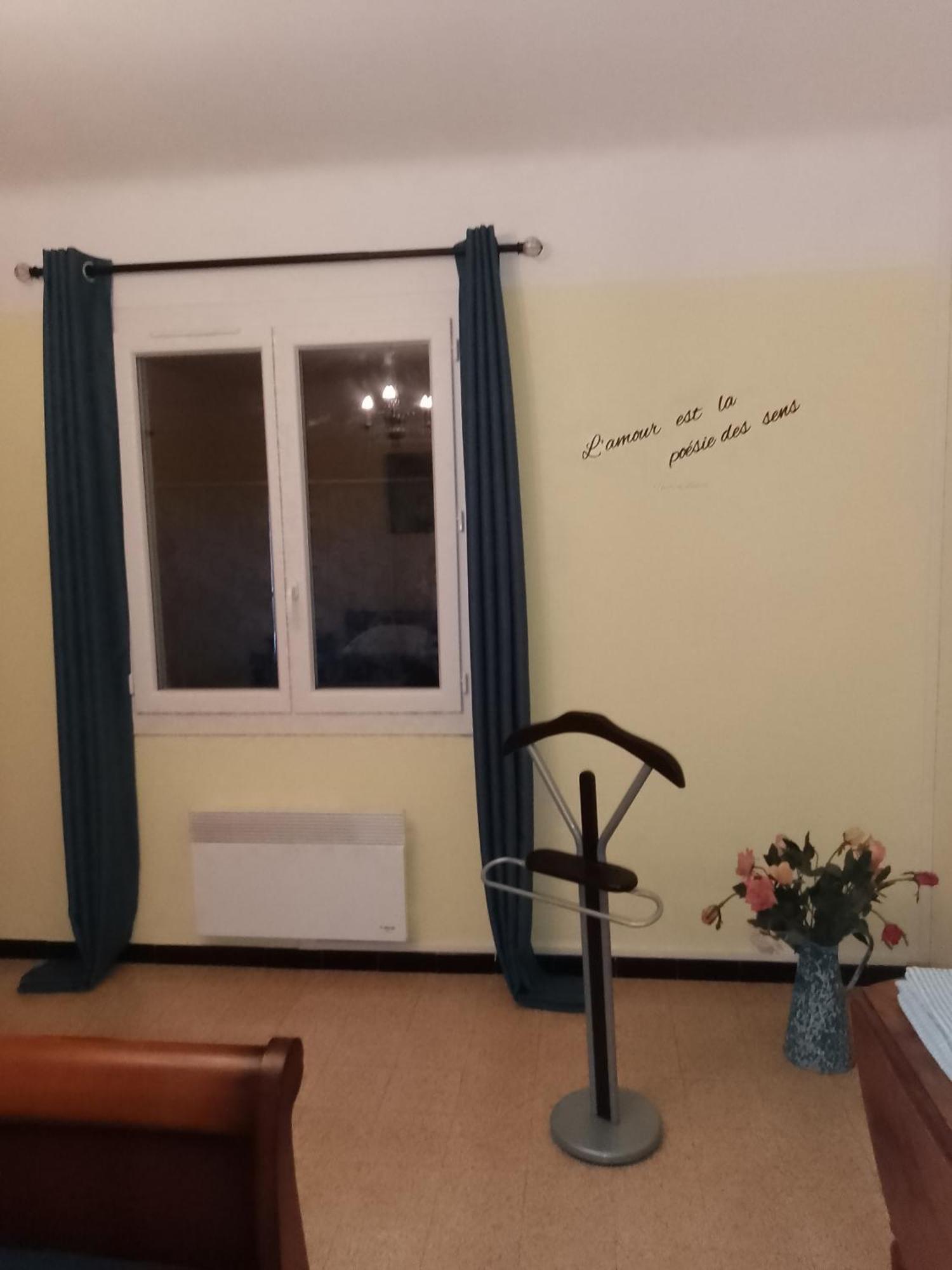 Spacieuse Villa Avec Jardin A Deux Pas Du Centre Aups Exteriör bild